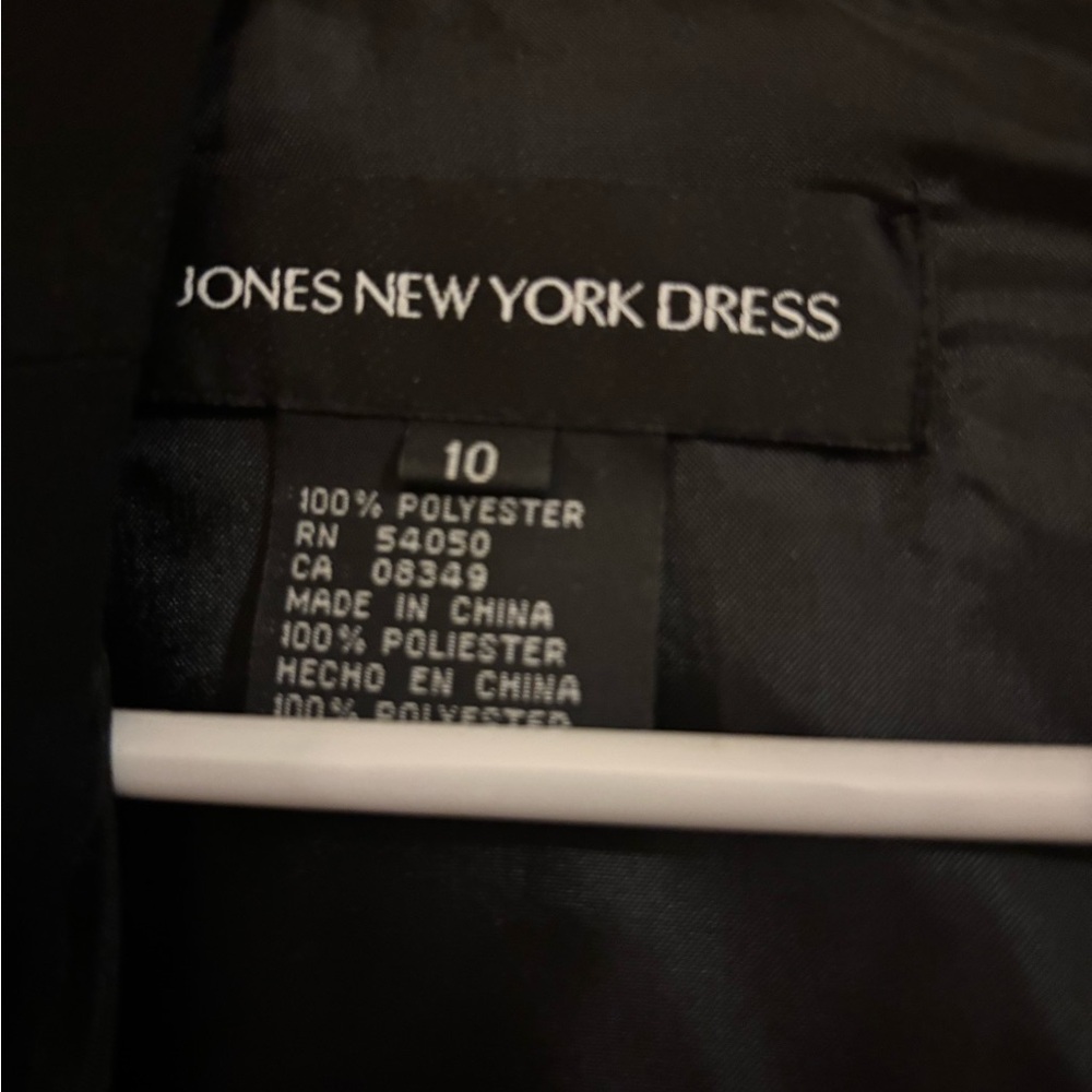 Jones New York classic black dress. Cocktail length, fully lined- size 10. - Picture 6 of 6